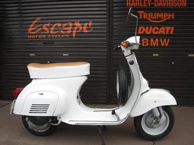 PIAGGIO ベスパ50S WH | Escape Bike