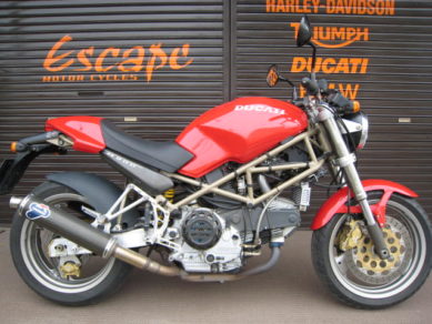 DUCATI M900