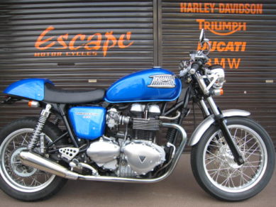 TRIUMPH THRUXTON 900