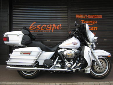 HARLEY-DAVIDSON FLHTCU ウルトラ