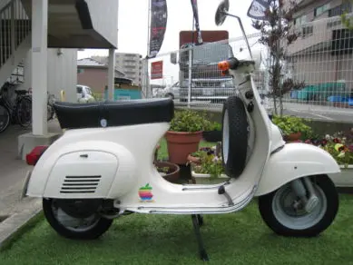 Vespa 100ビンテージ | Escape Bike