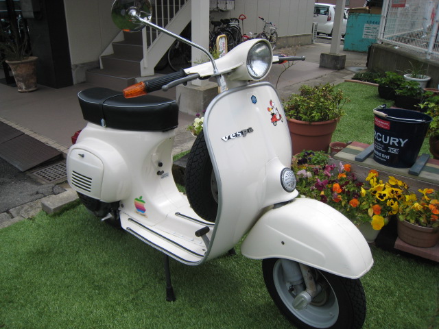 Vespa 100 ビンテージ ベースに VESPA 100ビンテージ | Escape Bike