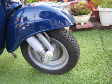 VESPA 100 ビンテージ | Escape Bike
