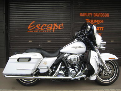 HARLEY-DAVIDSON FLHX ホワイト
