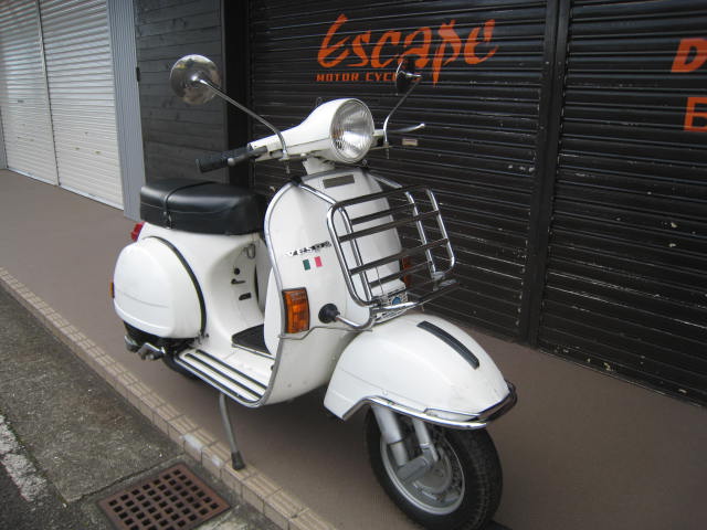 VESPA P150X | Escape Bike
