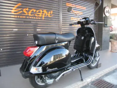 VESPA PX150 ユーロ3ブラック | Escape Bike