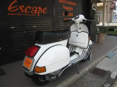 VESPA P125X | Escape Bike