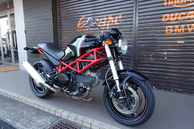 DUCATI モンスター400ie 黒 | Escape Bike