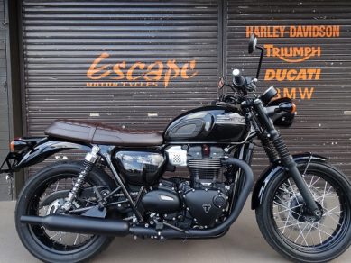 トライアンフ ボンネビルT100 Black