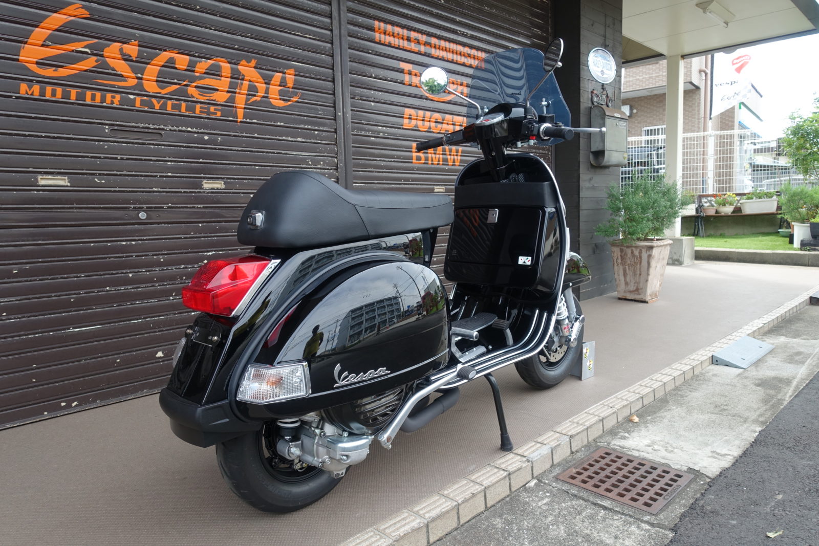 VESPA PX150ユーロ3 ブラック | Escape Bike