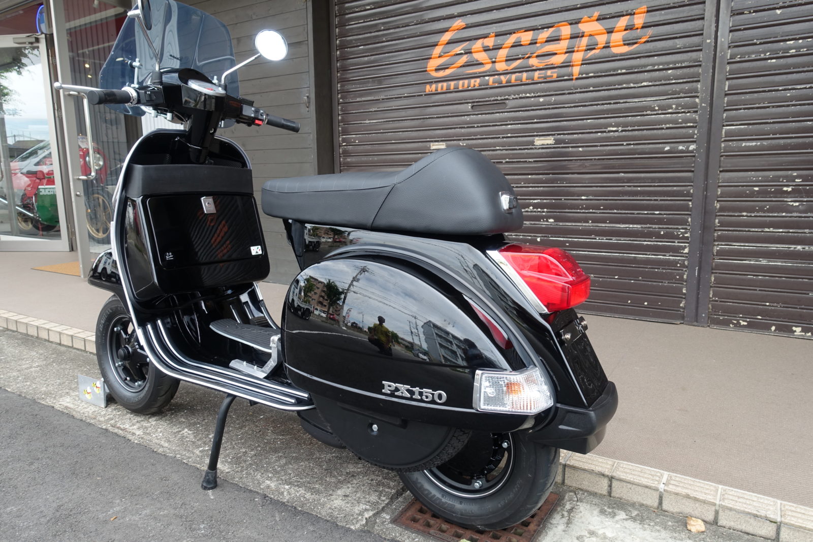 VESPA PX150ユーロ3 ブラック | Escape Bike