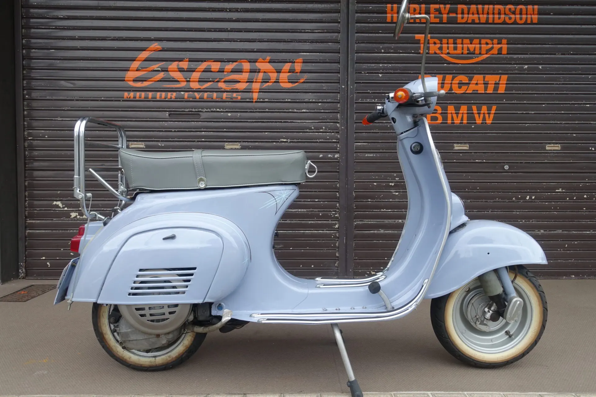 ベスパ50SSクラシック オシャレカワイイ仕様 台湾ベスパ VESPA 50SS] A rare model!? A look at the Taiwanese Vespa that
