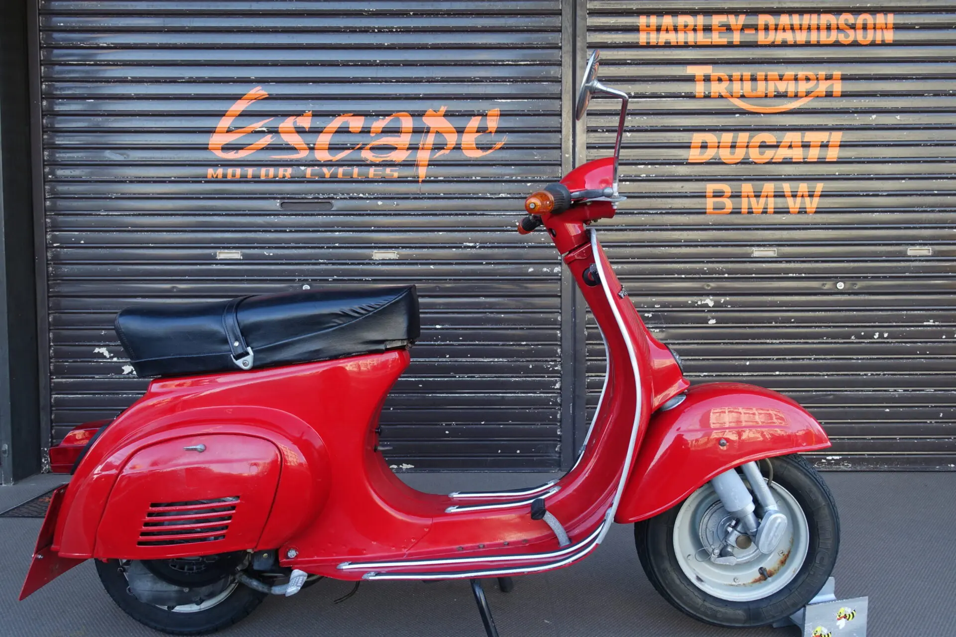 VESPA 50s ビンテージ | Escape Bike