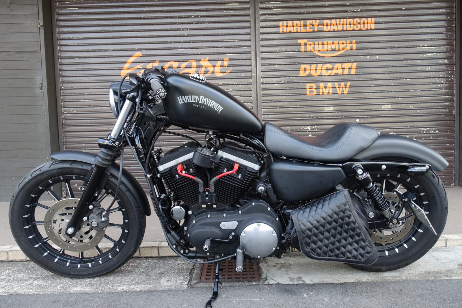 XL883N アイアン | Escape Bike