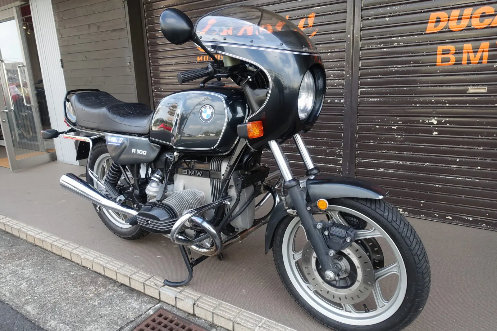 BMW R100 トラッドモノサス バックレスト 一式 BMW R100 トラッドモノサス バックレスト 一式