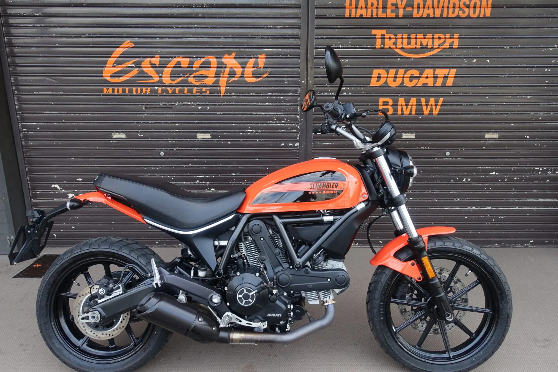 DUCATI スクランブラーSIXTY2 | Escape Bike