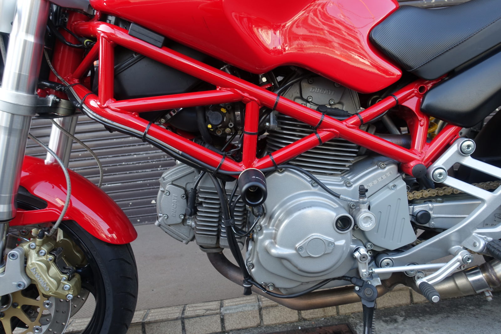 DUCATI モンスター400 テルミニョーニマフラー | Escape Bike