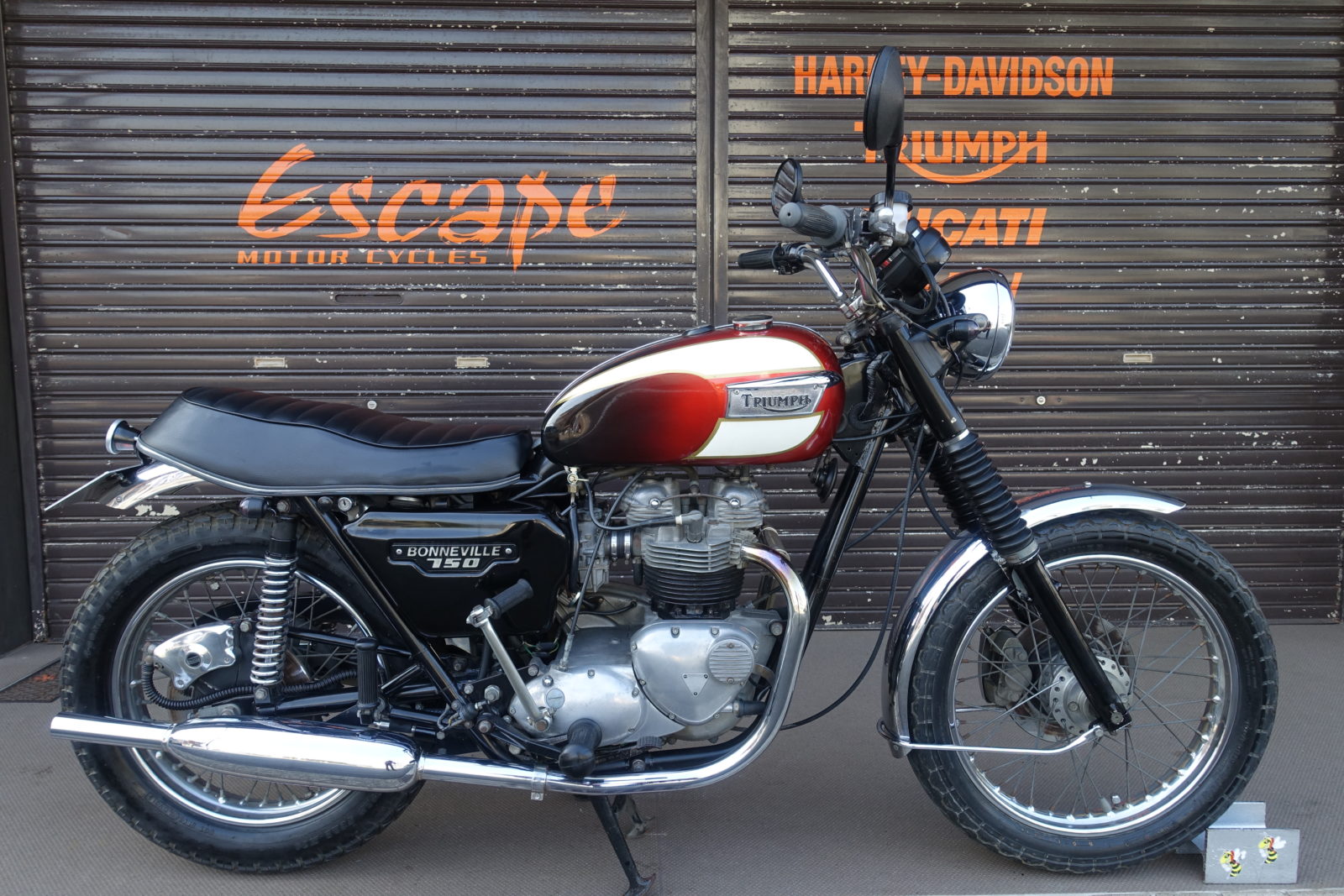 TRIUMPH T140