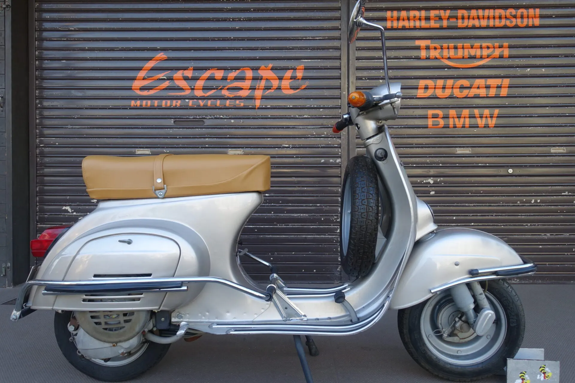 VESPA 50S シャンパンゴールド | Escape Bike