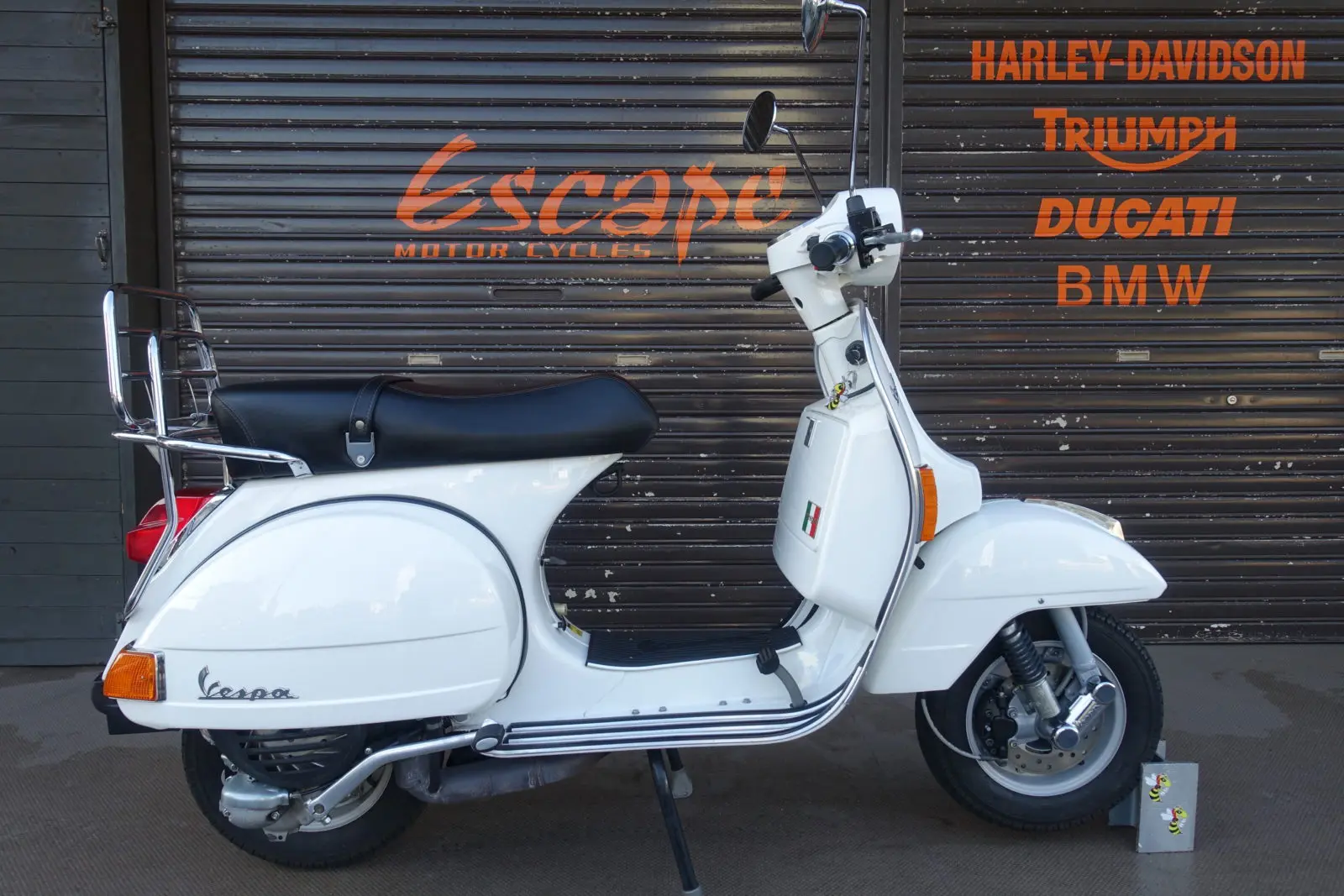 ベスパ PX125 euro3 車庫保管 VESPA 2ストローク ハンドチェンジ 最終型 自賠責R8/8まで hqdefault.jpg