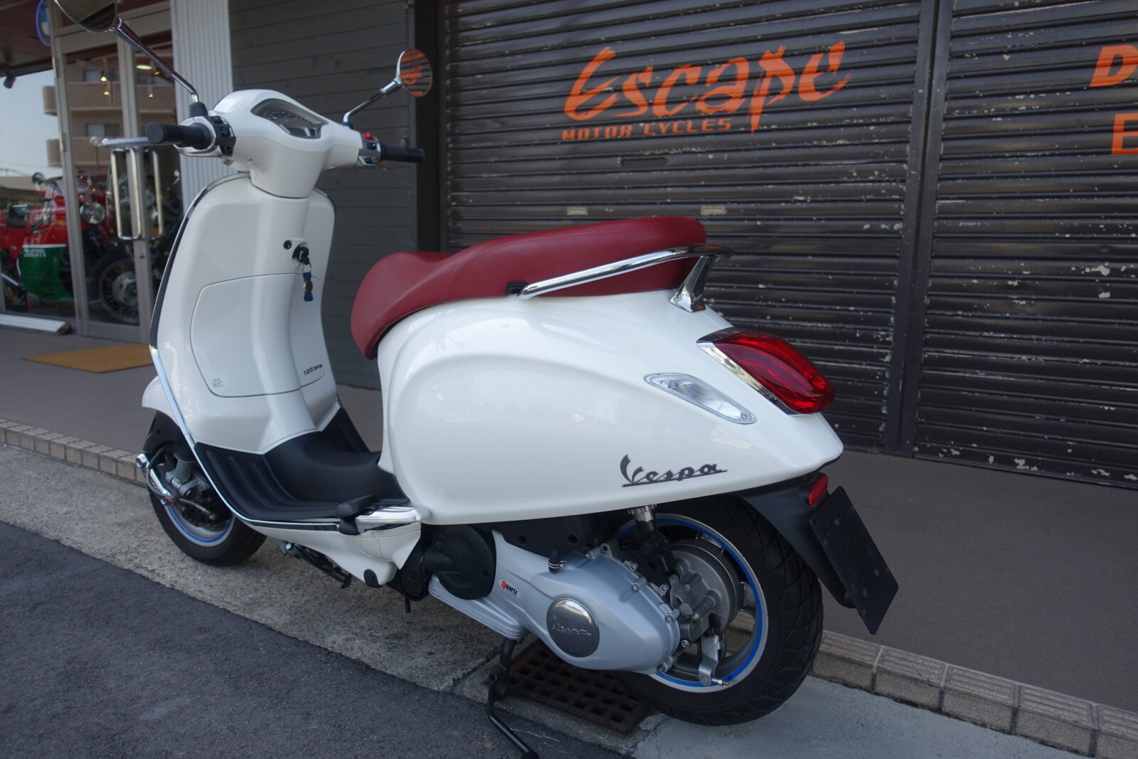 VESPA プリマベーラ125 マロッシ182cc | Escape Bike