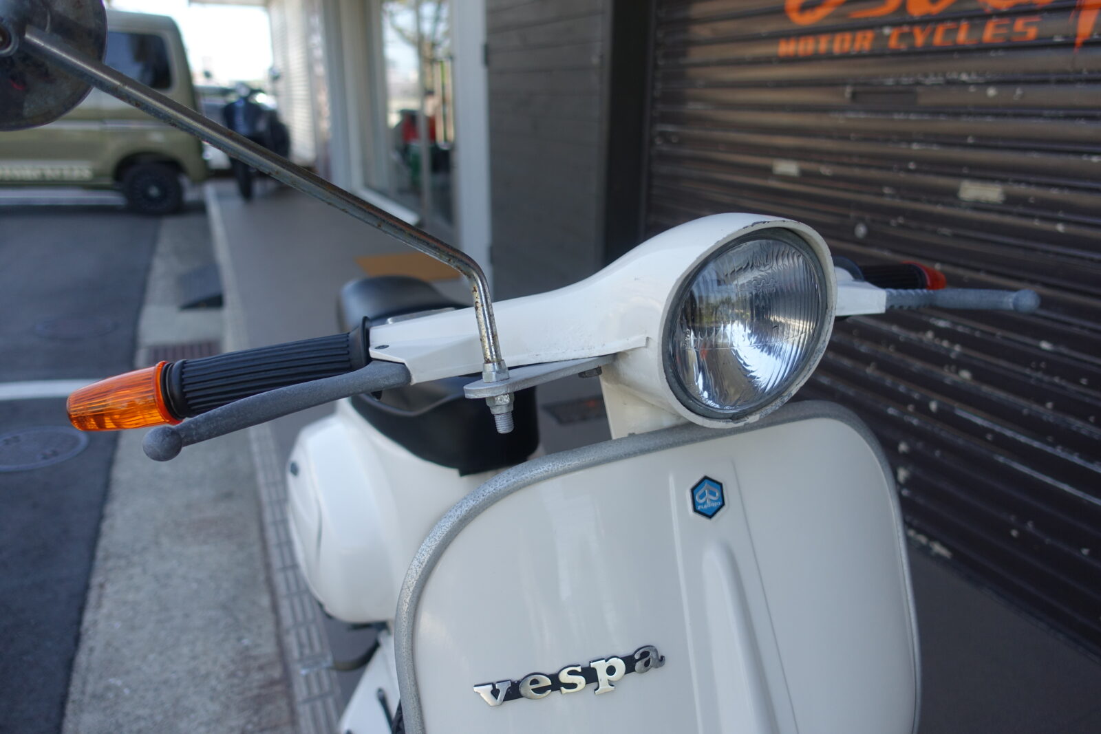 VESPA 100 | Escape Bike