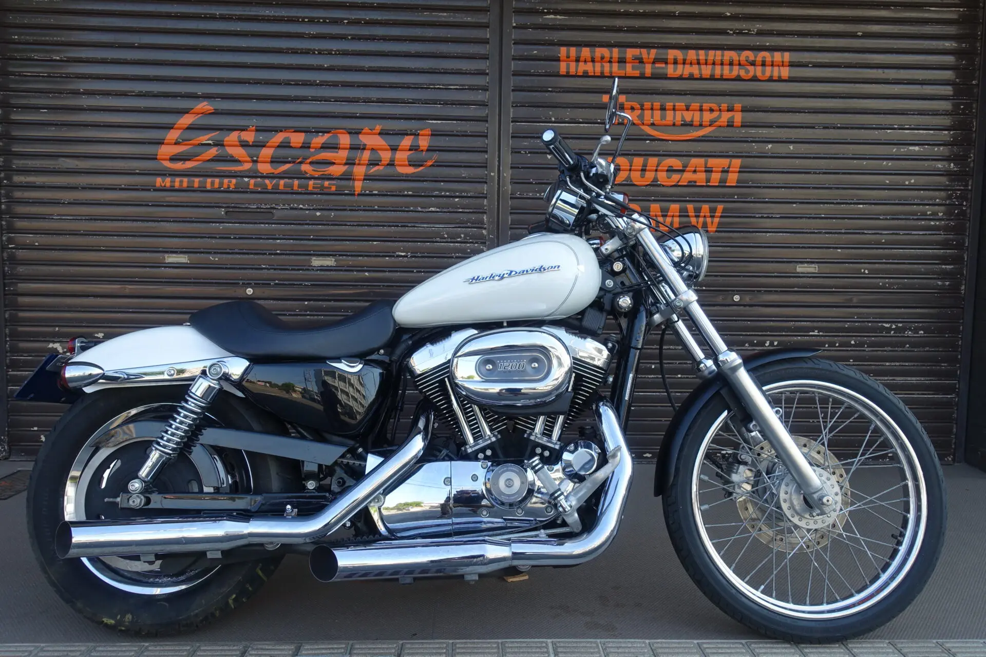 ハーレーダビットソン ファットボーイ 純正タンク 15th パールホワイト パールホワイト | Escape Bike