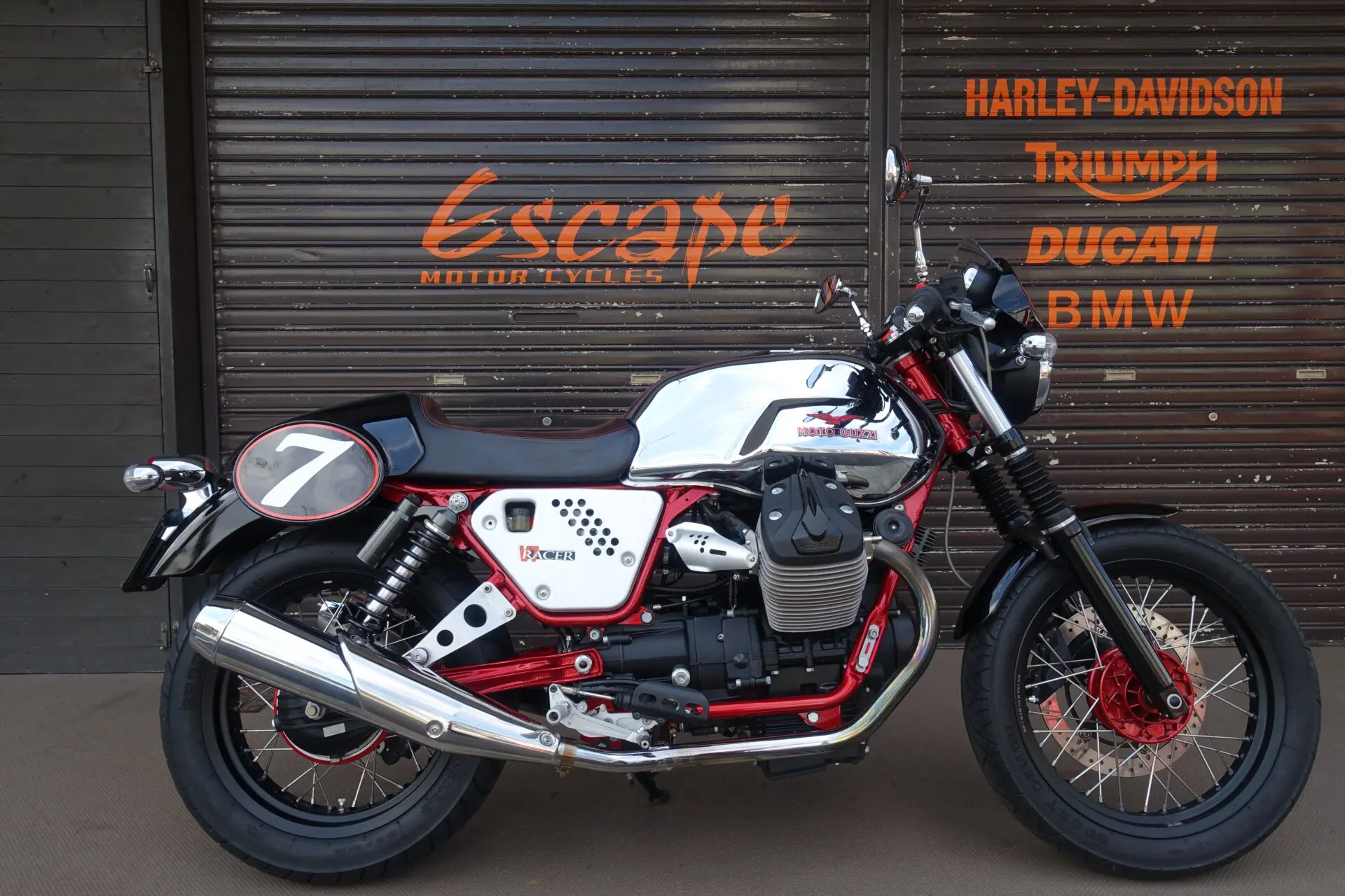 モトグッチ V7レーサー | Escape Bike