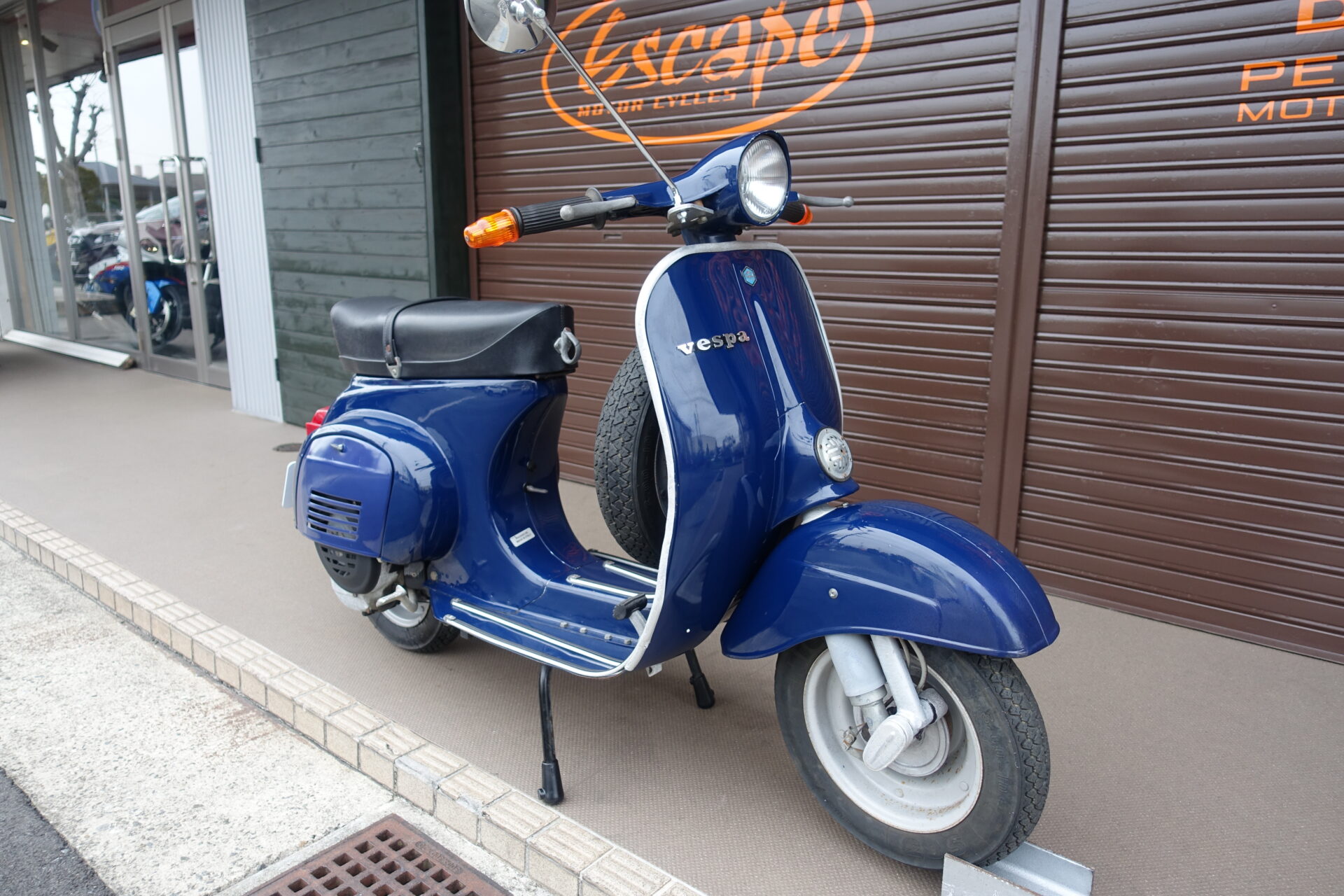 VESPA 50S | Escape Bike
