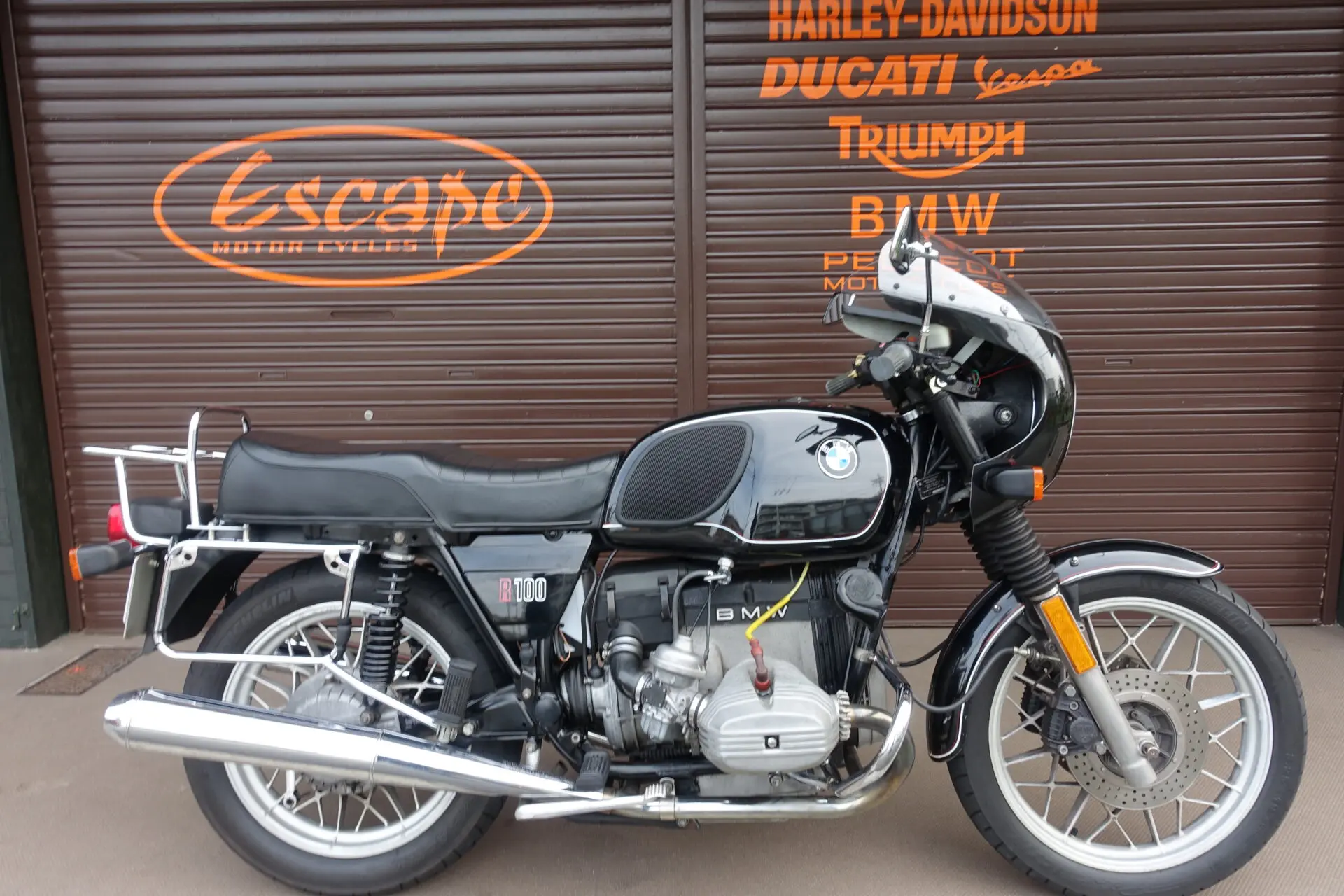 d*9様  RS 100 シート 黒　ツインサス d*9様 BMW RS 100 シート 黒 ツインサス 【公式通販】