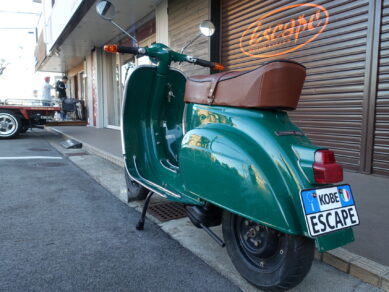Vespa 100 ビンテージ ベースに VESPA 100ビンテージ | Escape Bike