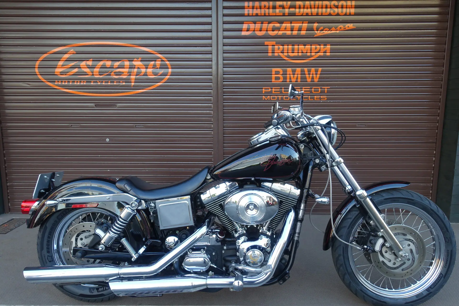 FXDL ローライダー キャブ車 | Escape Bike