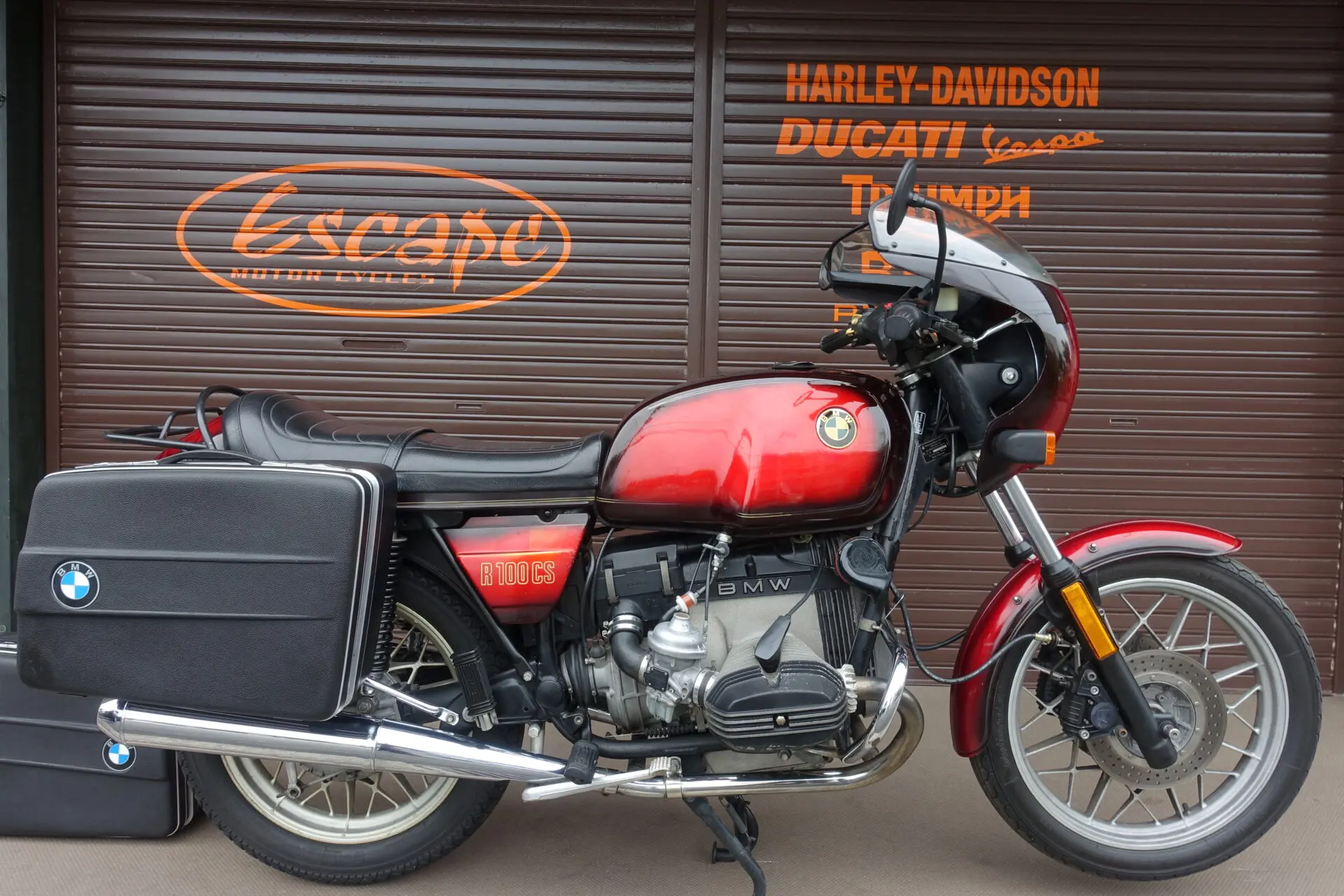 BMW R100CS ヘナレッド＆ブラック | Escape Bike