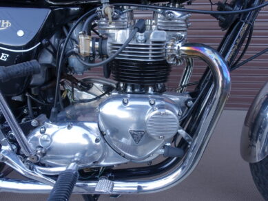 TRIUMPH T140ボンネビル | Escape Bike