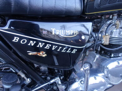 TRIUMPH T140ボンネビル | Escape Bike