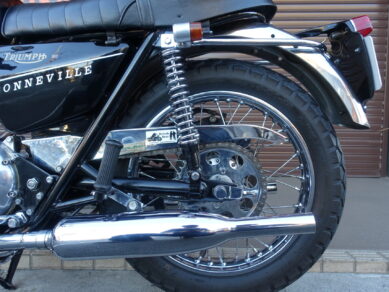 TRIUMPH T140ボンネビル | Escape Bike