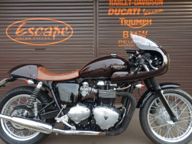 TRIUMPH スラクストン カッパーブラウンメタリック ロケットカウルKIT TOGAマフラー BRORAリアサス リアフェンレス セパハン