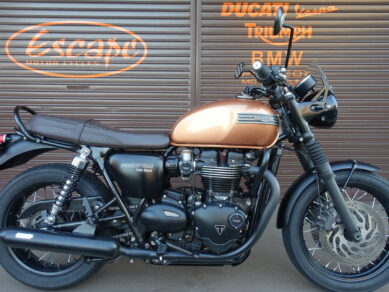 TRIUMPH ボンネビルT120 ESCAPEカスタム