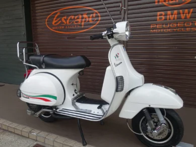 VESPA PX150Euro3 イタリア統一150周年記念モデル | Escape Bike