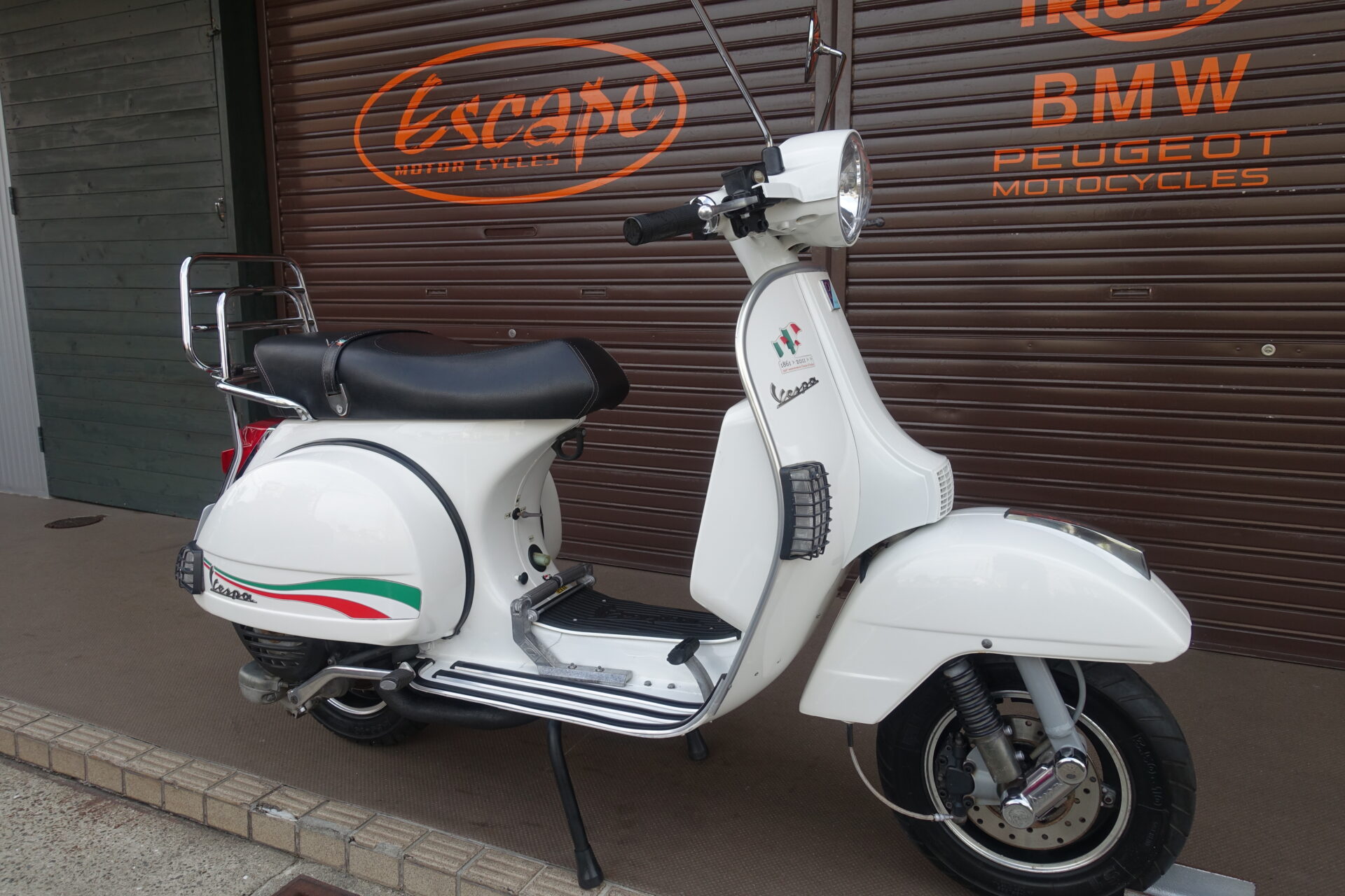 VESPA PX150Euro3 イタリア統一150周年記念モデル | Escape Bike