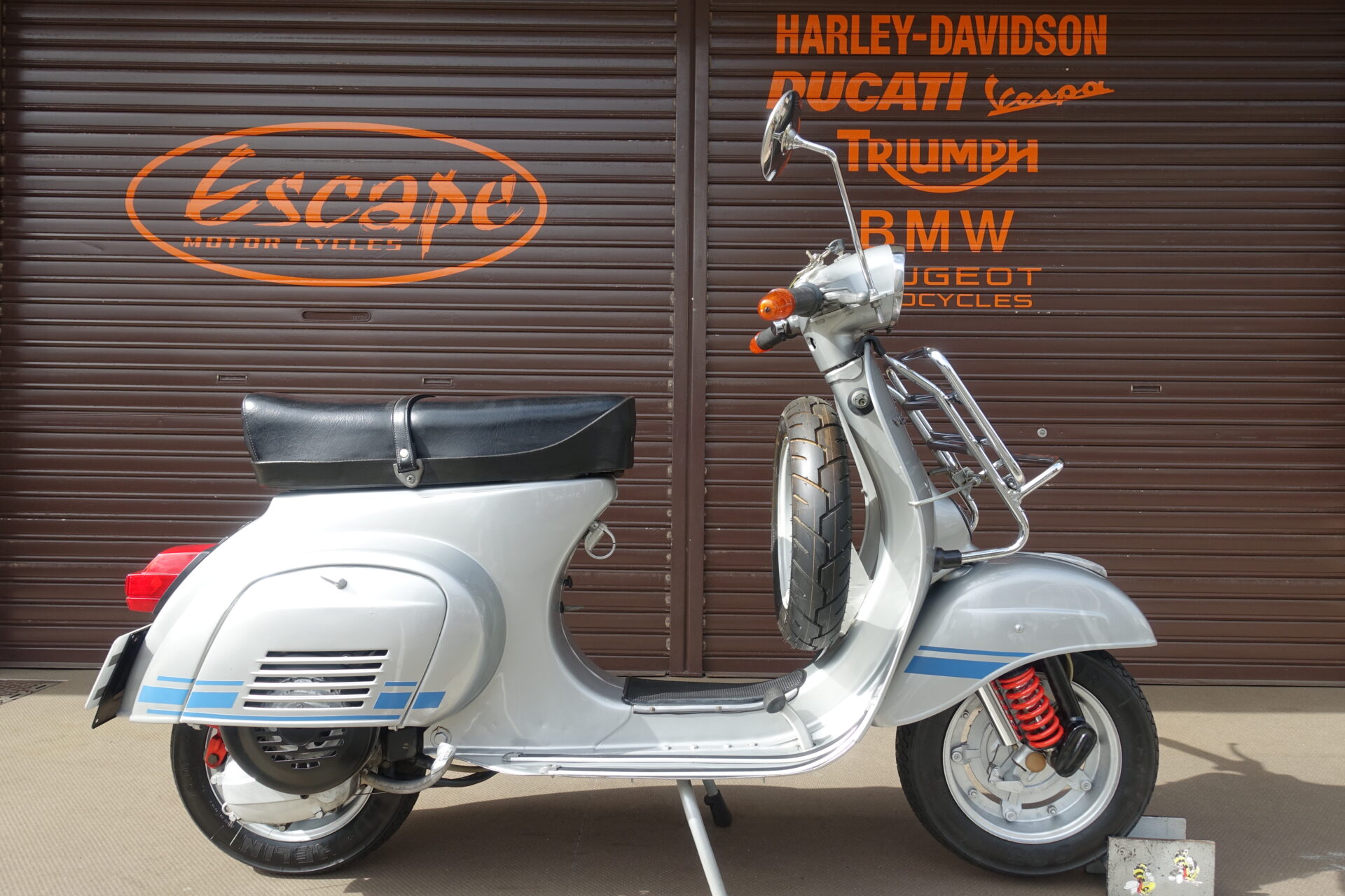 VESPA 125 ET3プリマベーラ エンジン ケース ベスパ ベスパ プリマベーラ “S” に125㏄の特別仕様車を追加、エレガントで