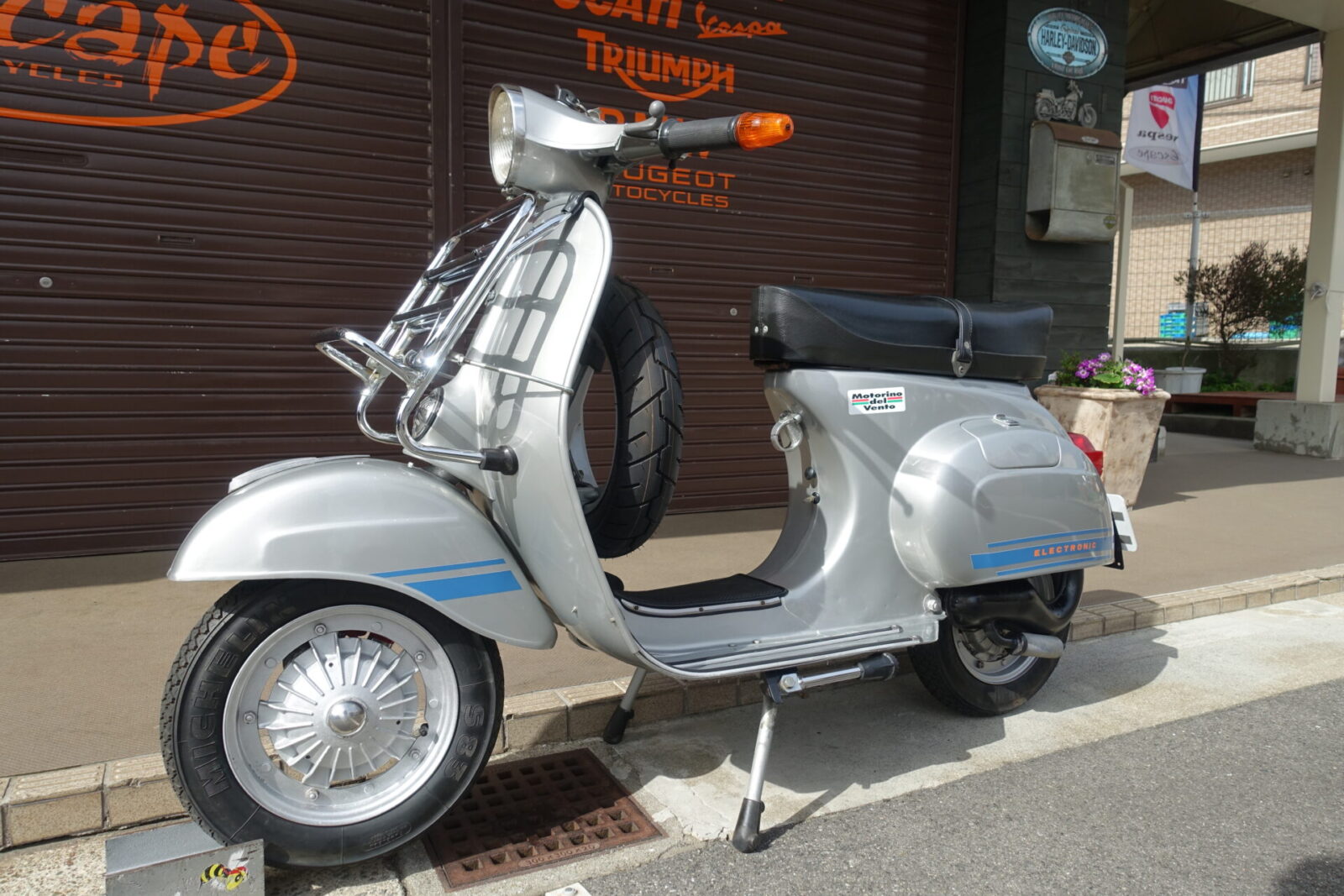 VESPA 125ET3ビンテージ 再生産前モデル レオビンチチャンバー 前後
