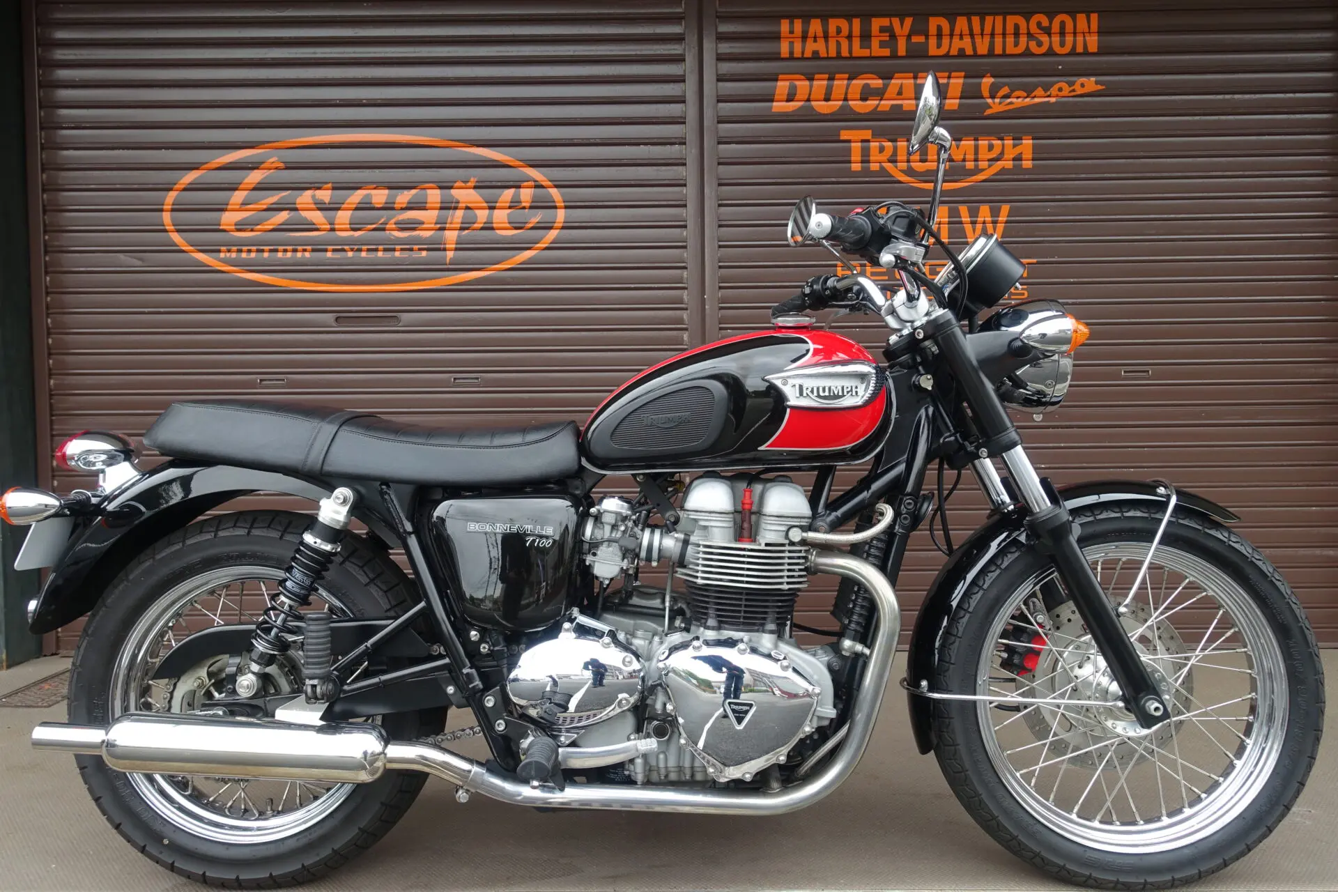TRIUMPH ボンネビルT100 空冷キャブ車 大和ステンレスキャプトン