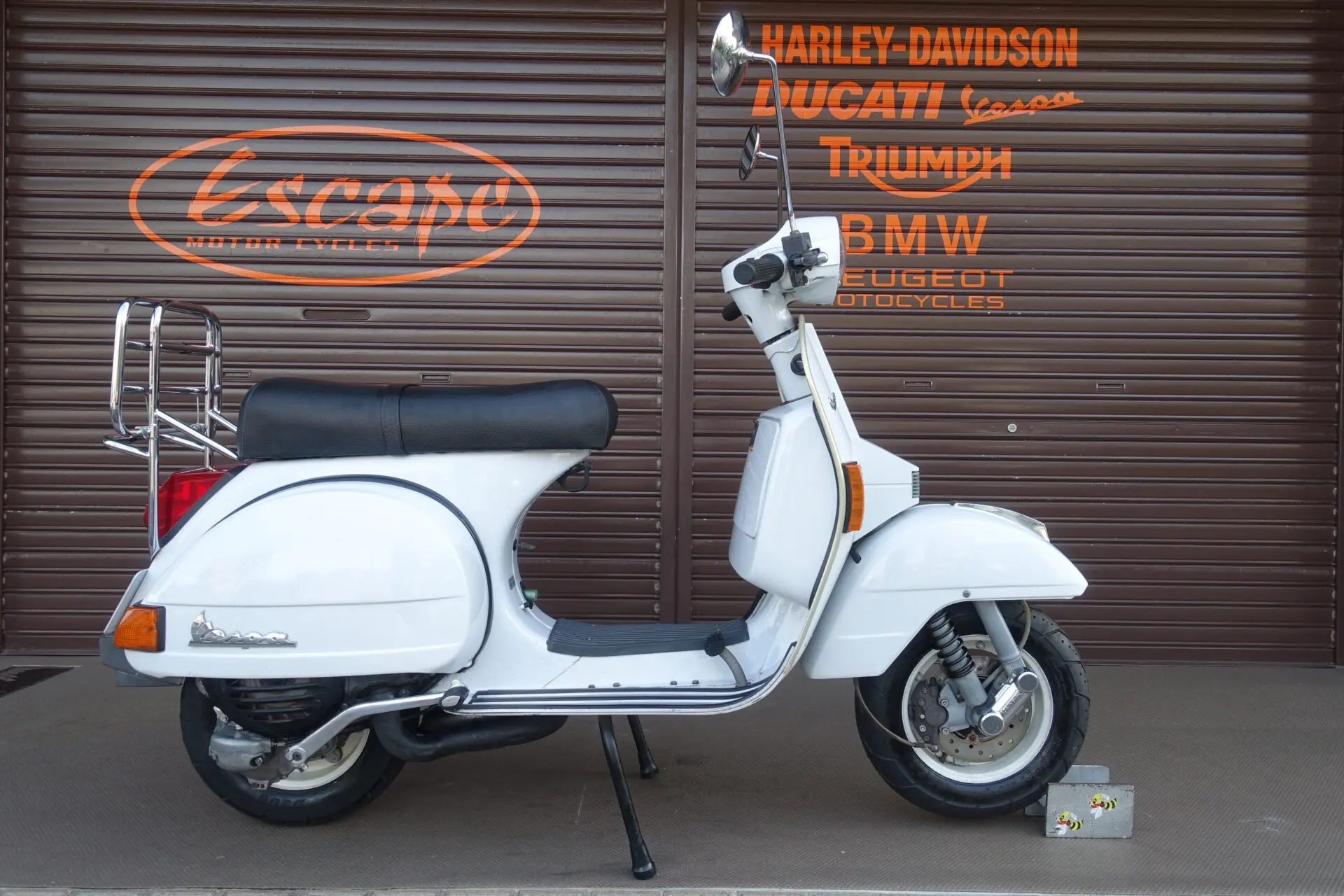 VESPA PX200FL1 リアキャリア付き | Escape Bike