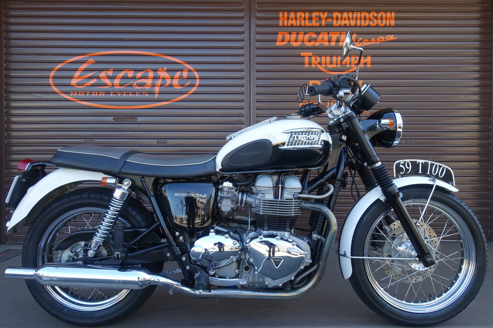 TRIUMPH ボンネビルT100 T110Tigerレプリカ 790ccエンジン