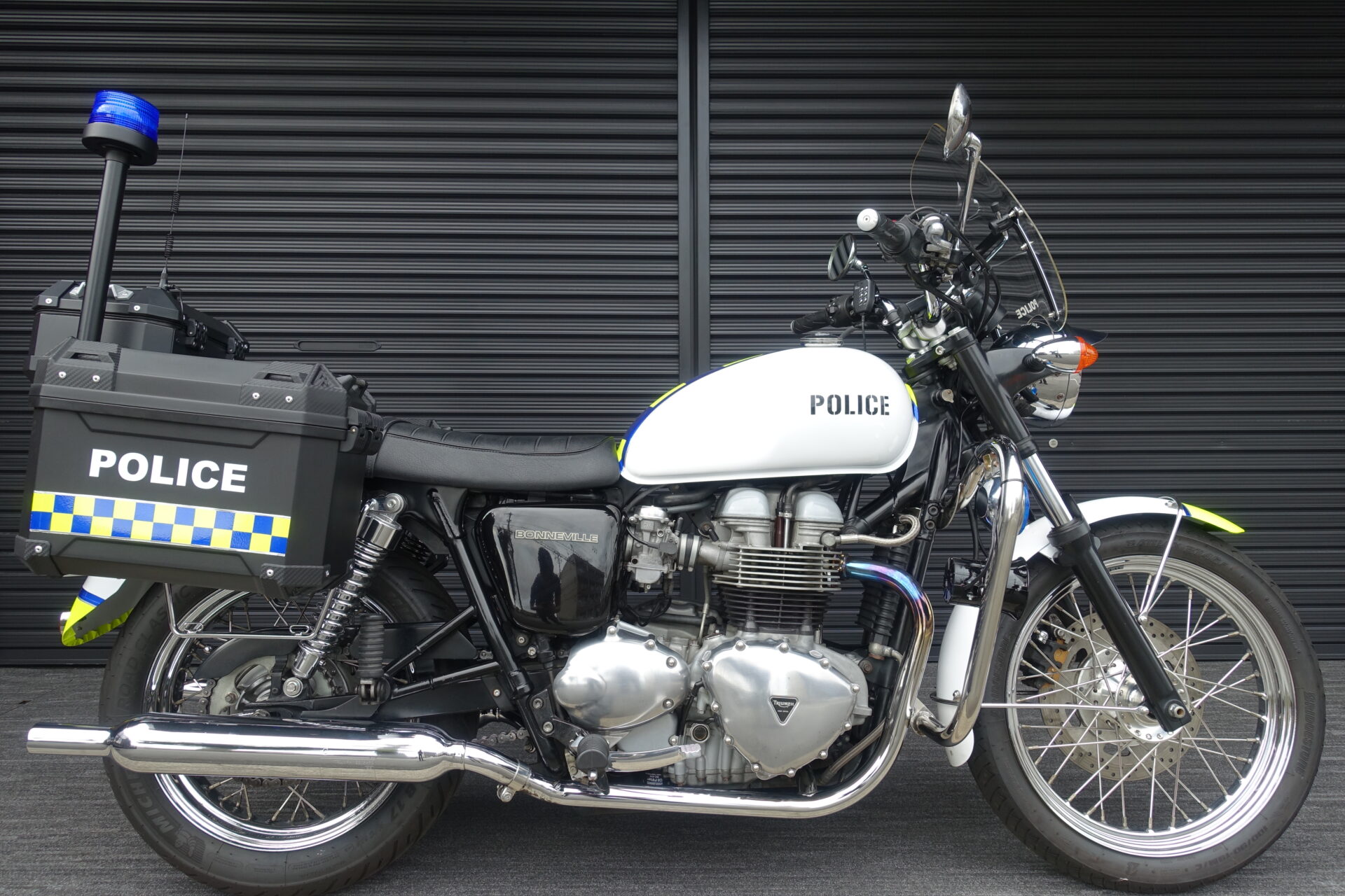 TRIUMPH ボンネビル790 ESCAPEpoliceレプリカ