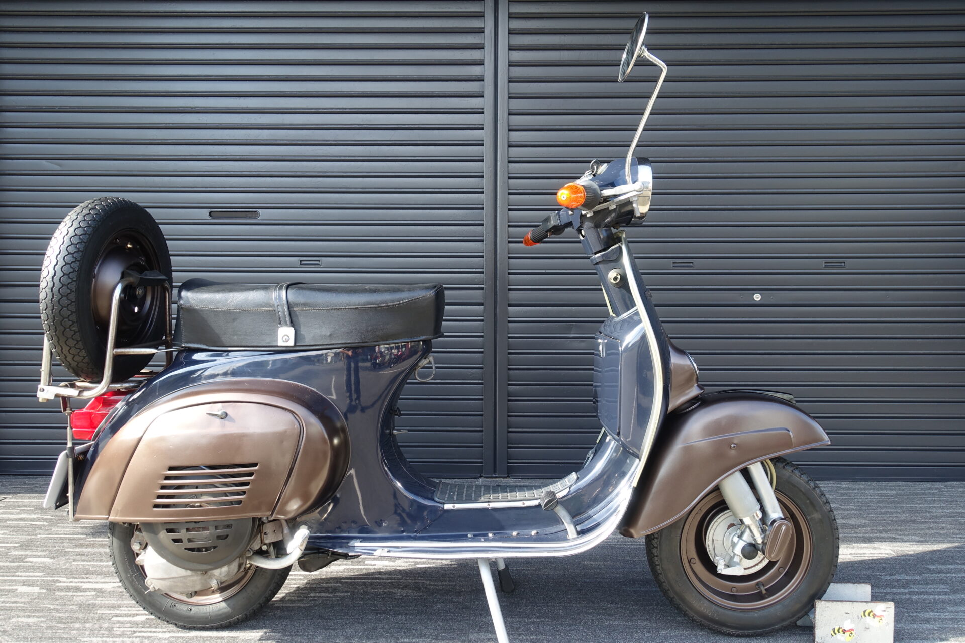 VESPA 125ES 純正OPグローブボックス スペアタイヤ付きリアキャリア