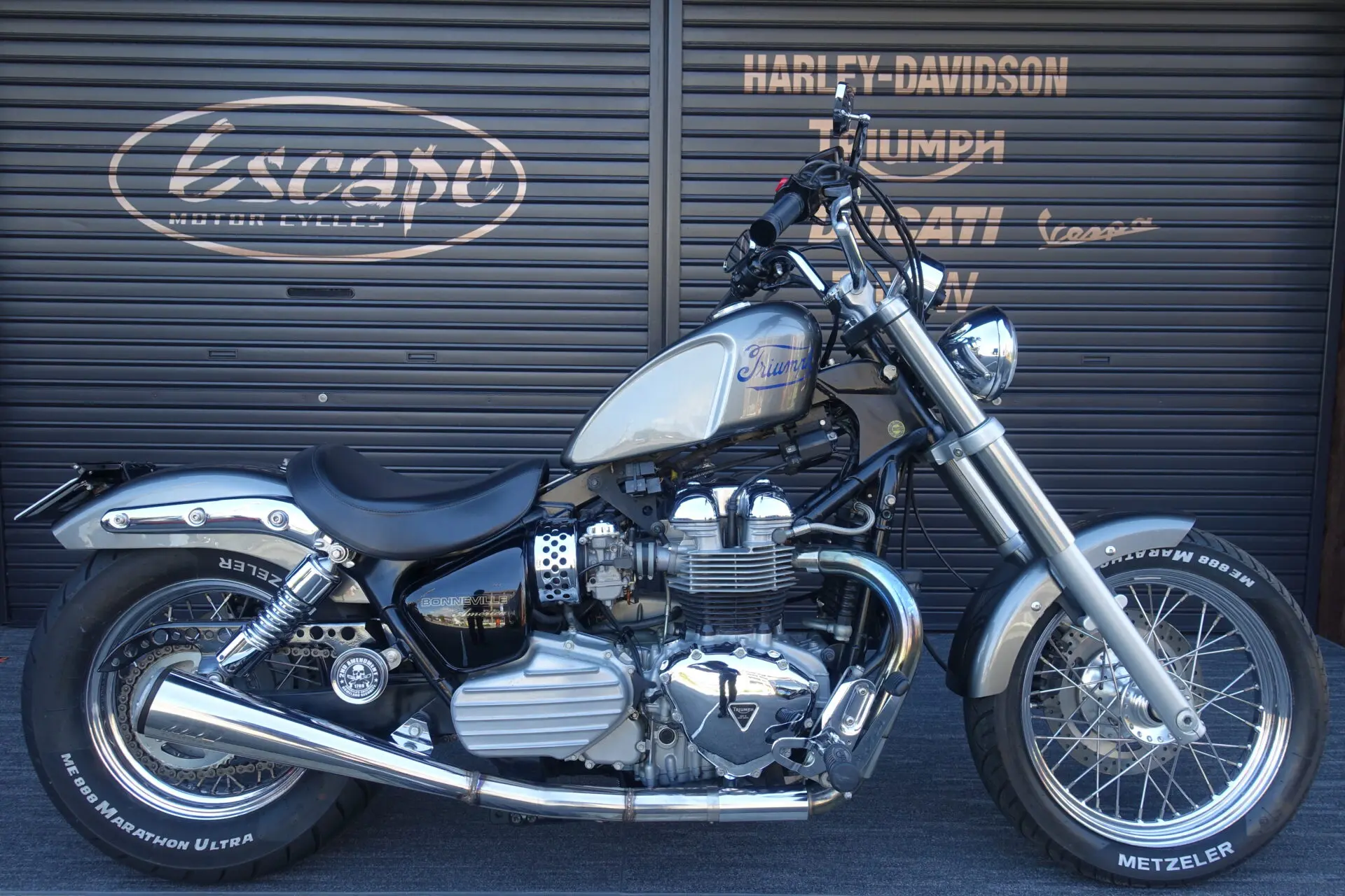 TRIUMPH アメリカ 790ccエンジン チョッパーカスタム スーパートラップ
